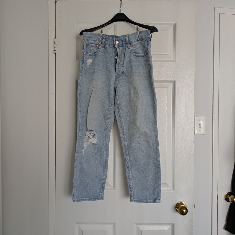 GAP Women's Light Blue Straight Leg Jeans